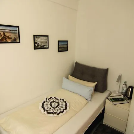 Kapitaenshaus-lassen-zimmer-bounty בית הארחה ווסטרלנד